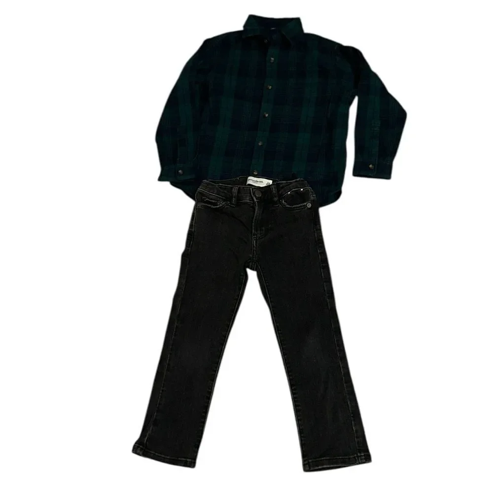 Abercrombie & Fitch Kids Uniqlo Green and Black Pants Set(Size 5/6)